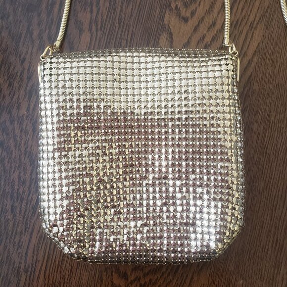 Vintage La Regale Hong Kong Glamorous Gold Metal Mesh Crossbody Bag Purse - Picture 4 of 8